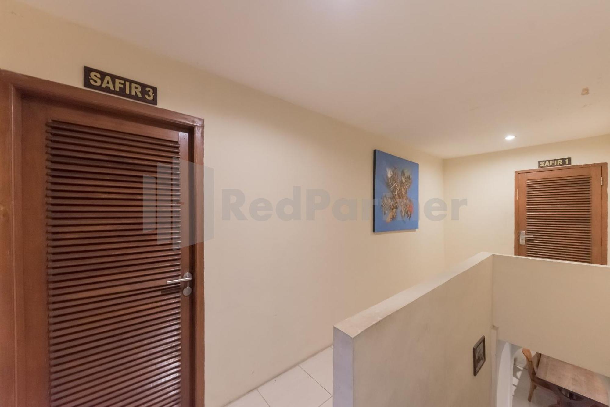 Bens Homestay Mitra Reddoorz Bogor Exteriör bild